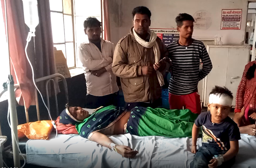 Truck Car Accident in bharatpur : 9 injured in car accident