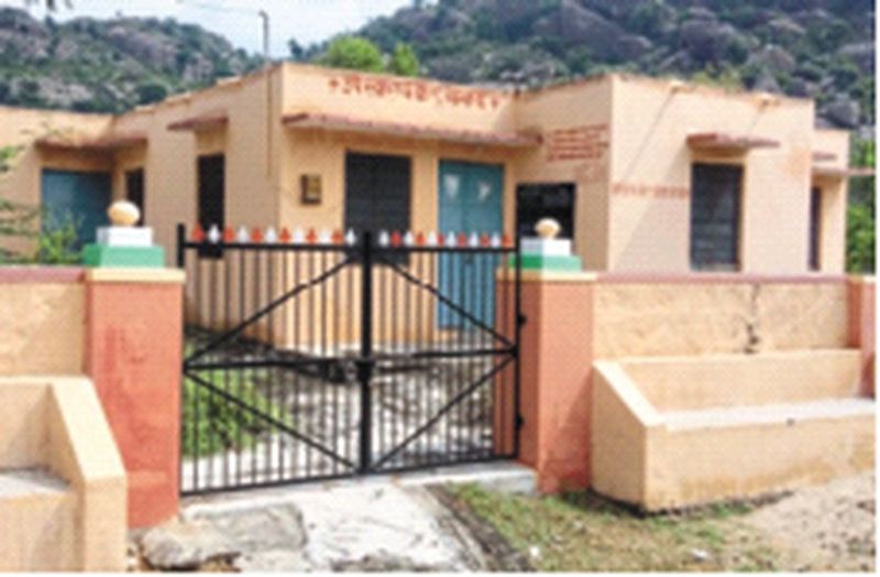 सोनाणा गांव में चार साल से उपस्वास्थ्य केन्द्र पर लगा है ताला