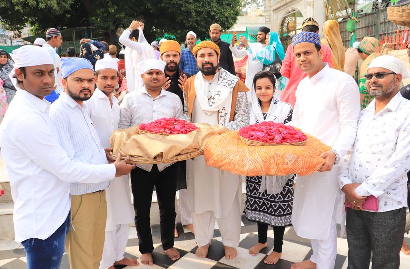 Ajmer Dargah News : एकनाथ शिंदे के सीएम बनने की दुआ !