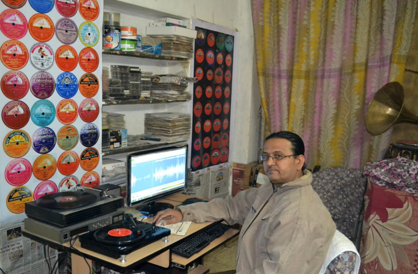 Girdhari Lal Vishwakarma is the encyclopaedia of music in Jodhpur