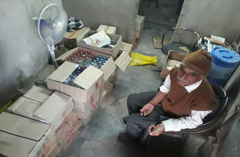आबकारी थाने के पास शराब की अवैध ब्रांच, 51 पेटी जब्त