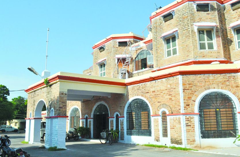 बाइक और वैन से पार्सल पहुंचाएगा डाक विभाग