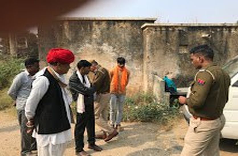 Dead body of son and daughter including mother found in well