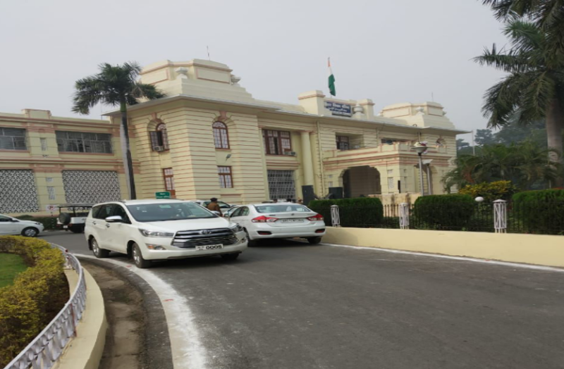 बिहार: मार्च के दौरान लाठीचार्ज को लेकर विपक्ष का हंगामा, विधानसभा की कार्यवाही स्थगित