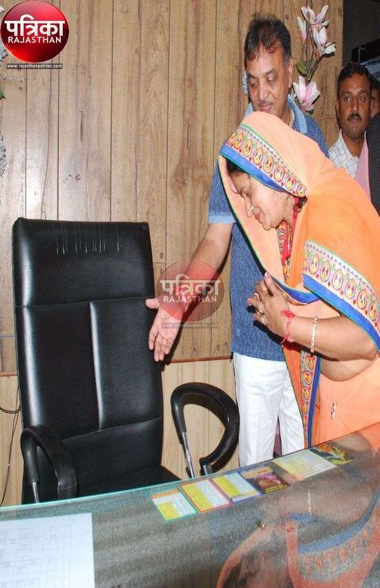 जीत की खुशी में मां के गले मिली तो आए आंखों में आंसू