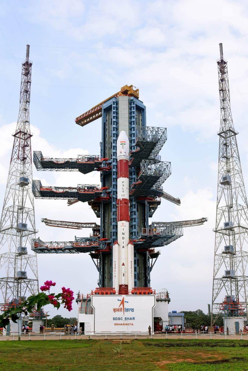 चंद्रयान-2 के बाद कल पहला मिशन लांच करेगा इसरो, तिरुमला मंदिर पहुंचे शिवन