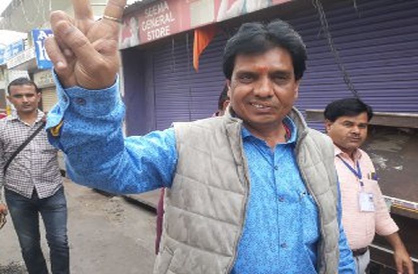 भाजपा के कमल पाठक दूसरी बार बने नगर पालिका अध्यक्ष