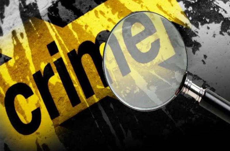 छोटे से शक के चलते पत्नी को मारा, जो भी बचाने आया उसकी भी ले ली जान