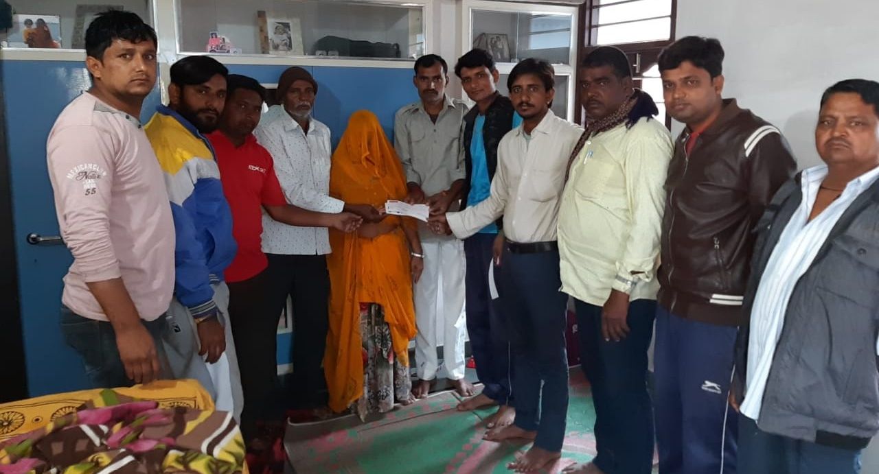 विदेश में दोस्त की मौत पर युवाओं ने पेश की मिसाल