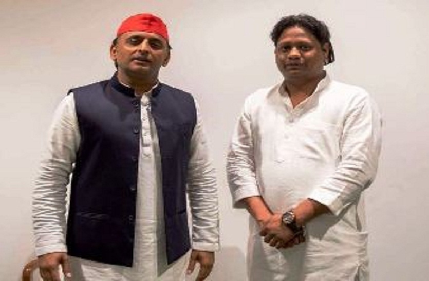 अखिलेश यादव ने अगम मौर्य को बनाया जिलाध्यक्ष, दिग्गज नेताओं को चौंकाया