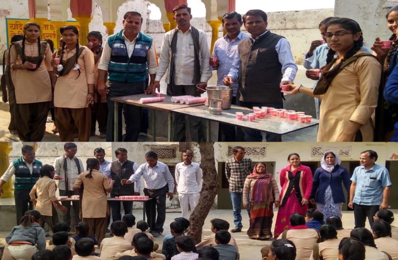 मौसमी बीमारियों के बचाव के लिए 275 विद्यार्थियों और ग्रामीणों को पिलाया आयुर्वेदिक काढ़ा