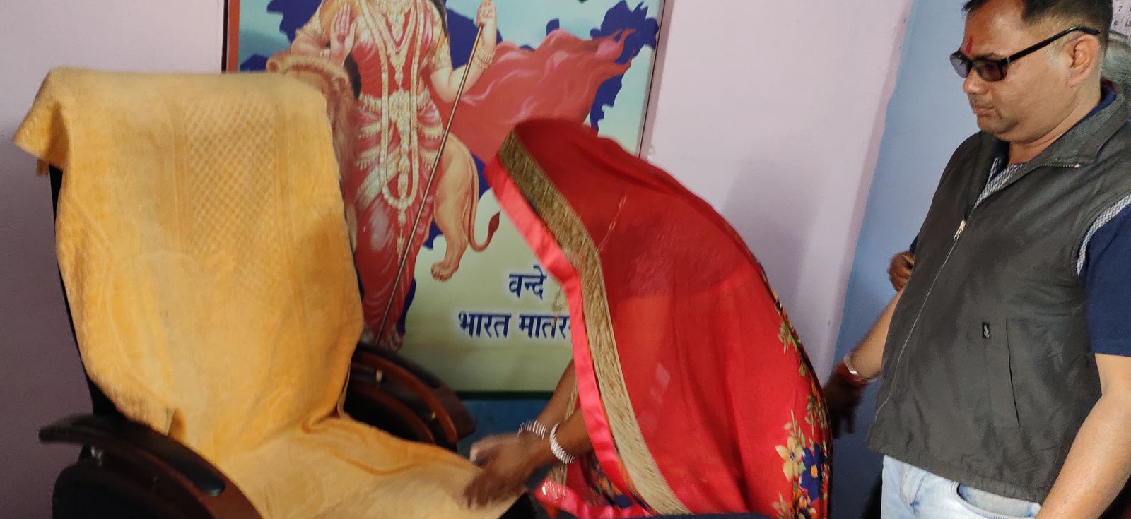 घुंघट में 'शहरी सरकार, नपा उपाध्यक्ष ने भी संभाला पदभार