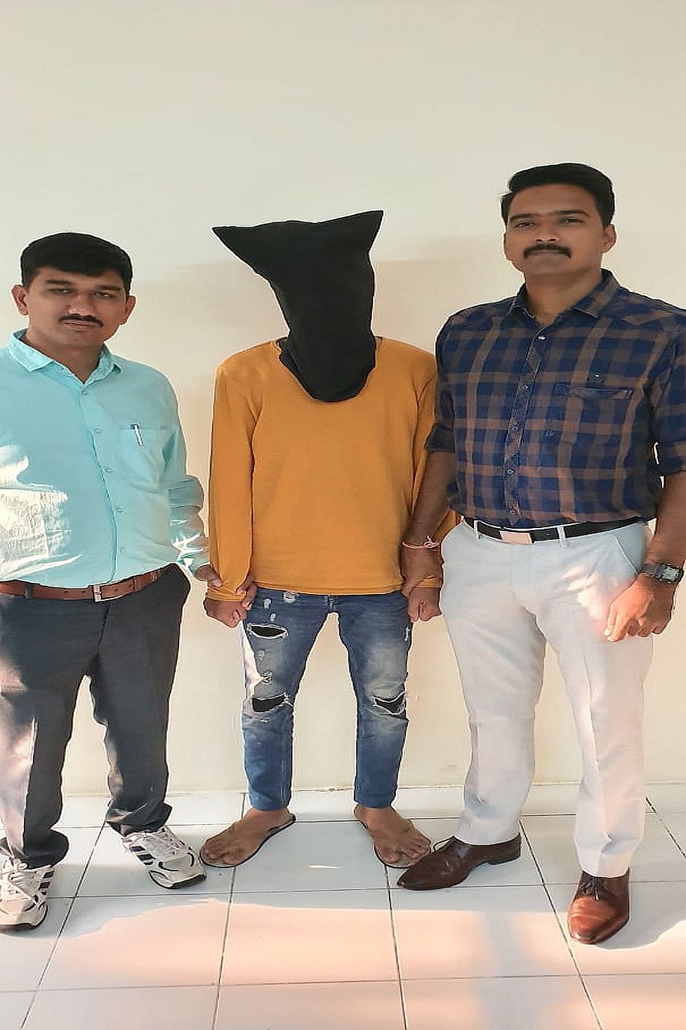 फर्जी कॉल सेंटर खोल बजाज फाइनेंस के नाम से करता था लाखों की ऑनलाइन ठगी