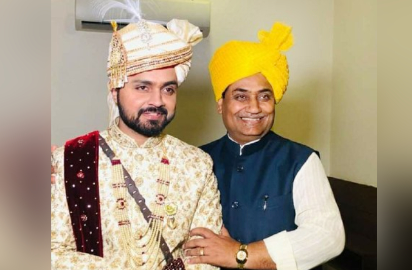 नारियल और एक रुपया लेकर शिक्षा राज्यमंत्री डोटासरा ने की अपने बेटे की शादी
