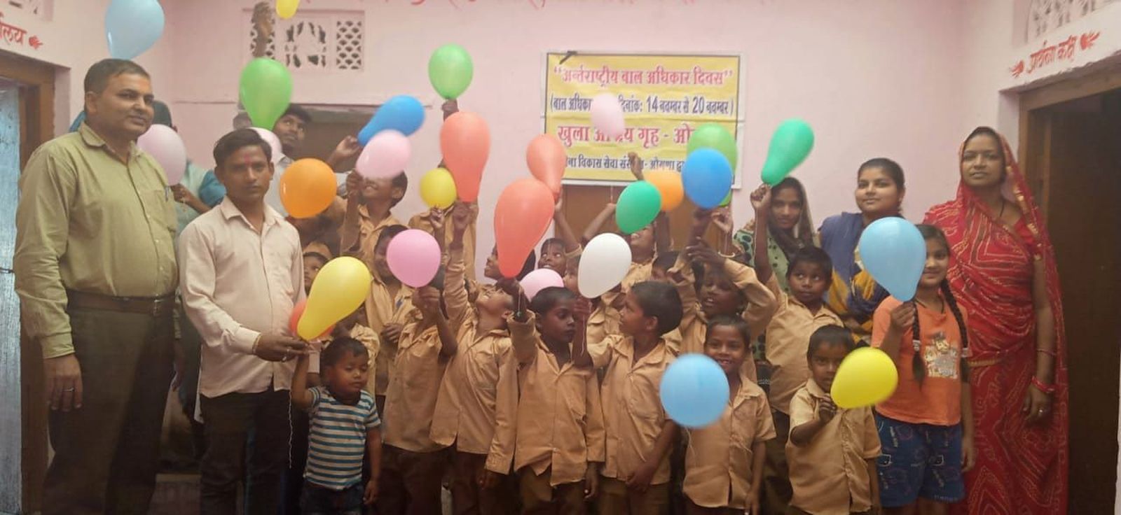 अनाथों को पालने वाला डूब रहा कर्ज में