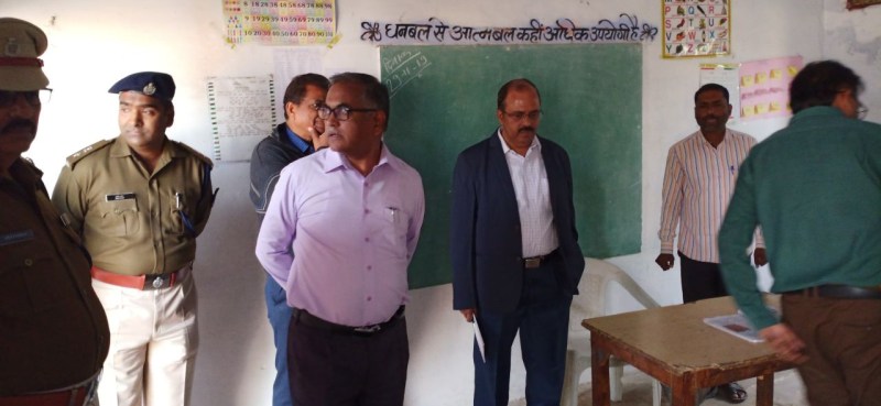Secretary in charge reached Anganwadi center and school, know what was found in inspection