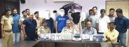 OMG : पुलिस भी चौंकी जब मोबाइल चोरों के पास मिली नोट गिनने की मशीन !