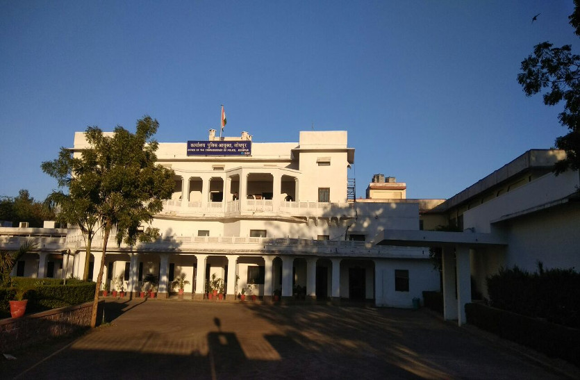 अफीम तस्करी में गिरफ्तारी का डर बता 28 लाख का सौदा