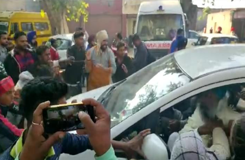 Video: युवक की मौत पर MLA ने दिया ऐसा बयान, लोगों ने कर दिया हमला, कार लेकर भागे नेता जी