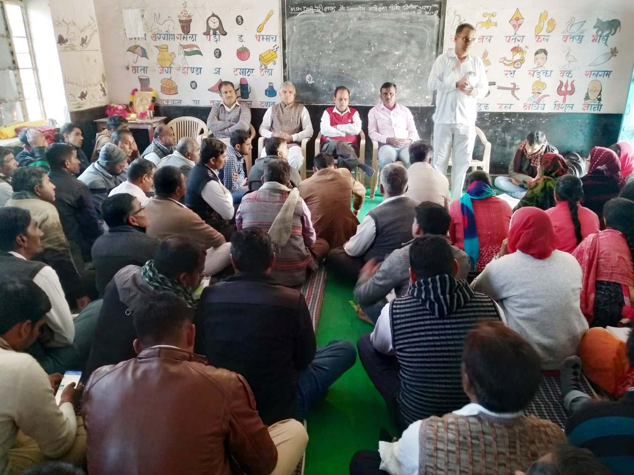 फलोदी. निष्ठा एकीकृत शिक्षक प्रशिक्षण के तृतीय चरण का आगाज रविवार को राजकीय उच्च प्राथमिक विद्यालय इंदिरा गांधी नहर परियोजना फलोदी में हुआ।