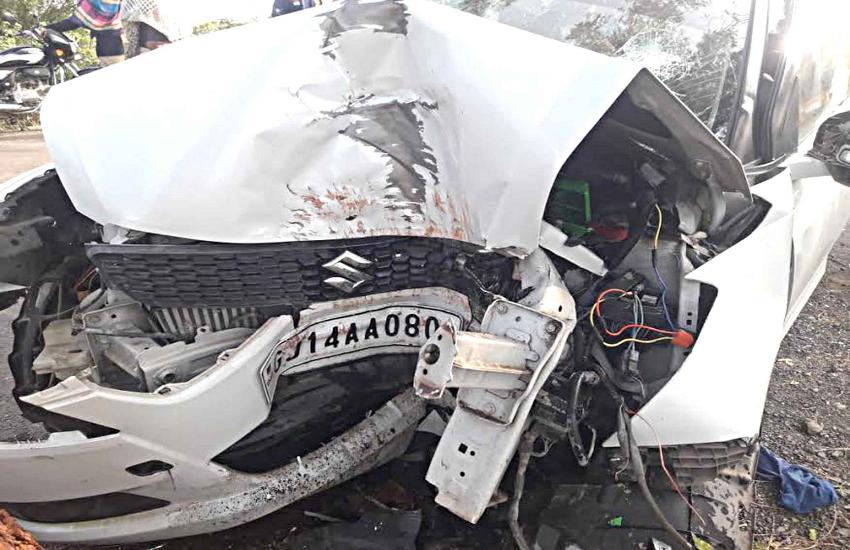 Gujrat News : कार पेड़ से टकराई, दम्पत्ति व पुत्र की मौत