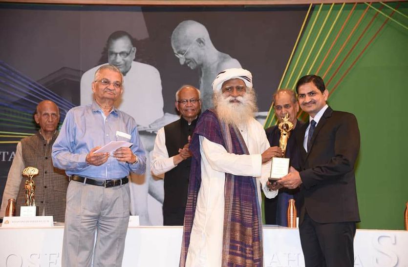 Alwar Imran Khan Honoured With Jamnalal Bajaj Award In Mumbai
