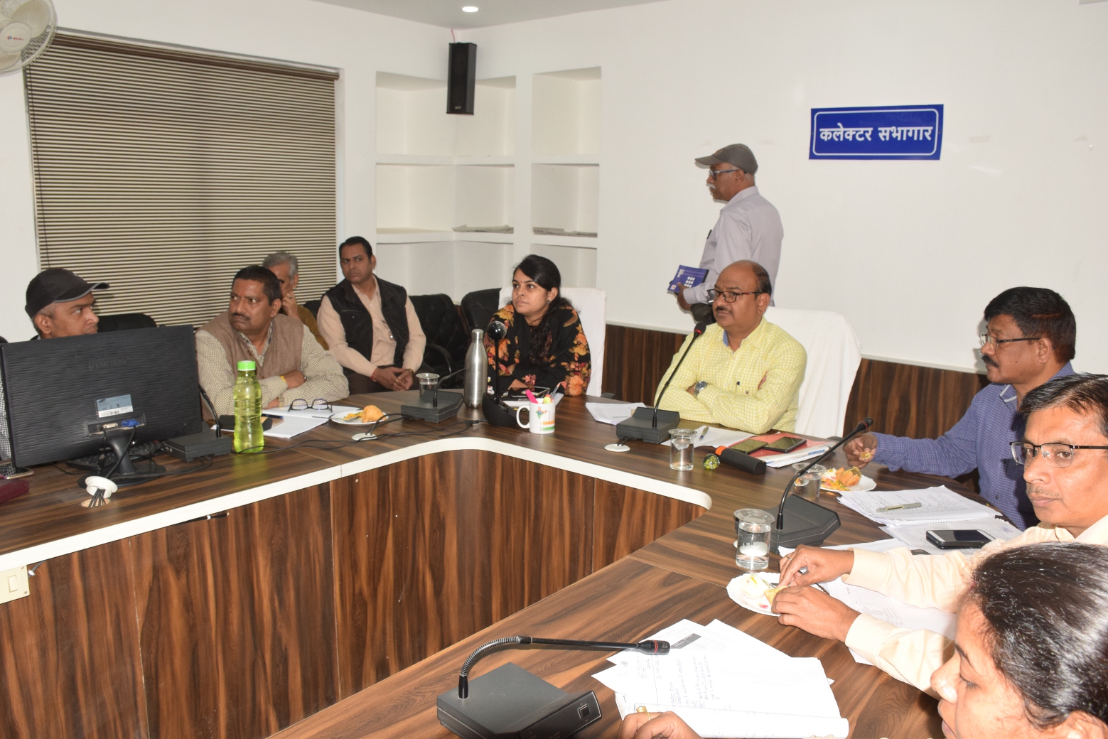 Collector rages on the functioning of CMHO in a full meeting