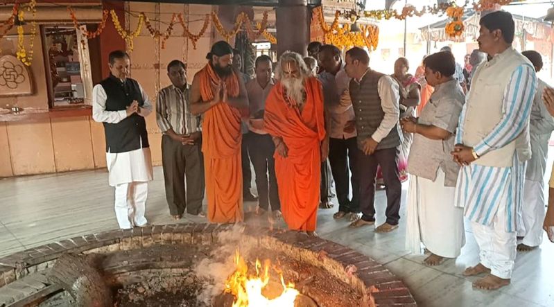 Khandwa's Dadaji mandir built on the lines of Ram mandir of Ayodhya