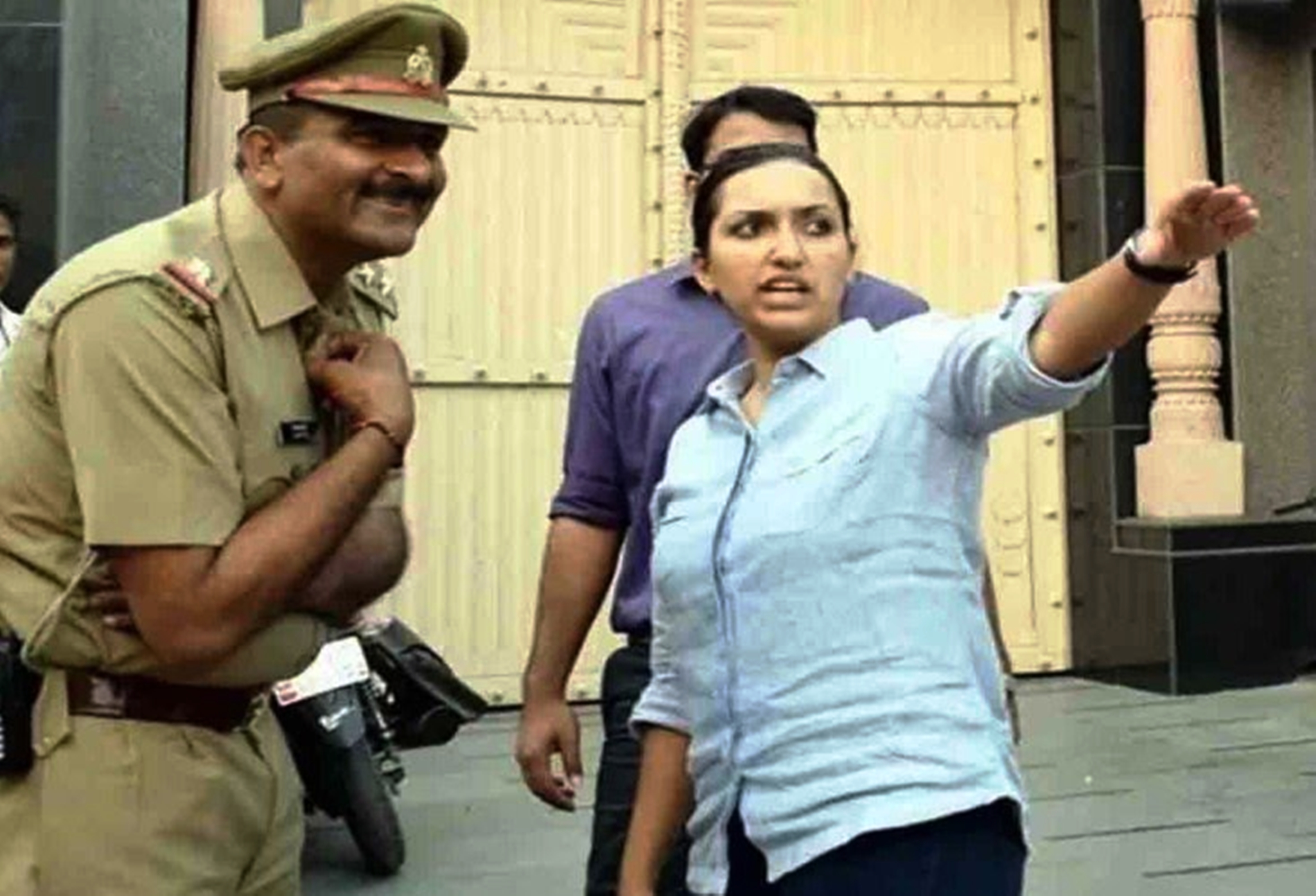 CM ने इस महिला आईपीएस का किया तबादला, दक्षिण की बागडोर संभालेंगी अपर्णा गुप्ता