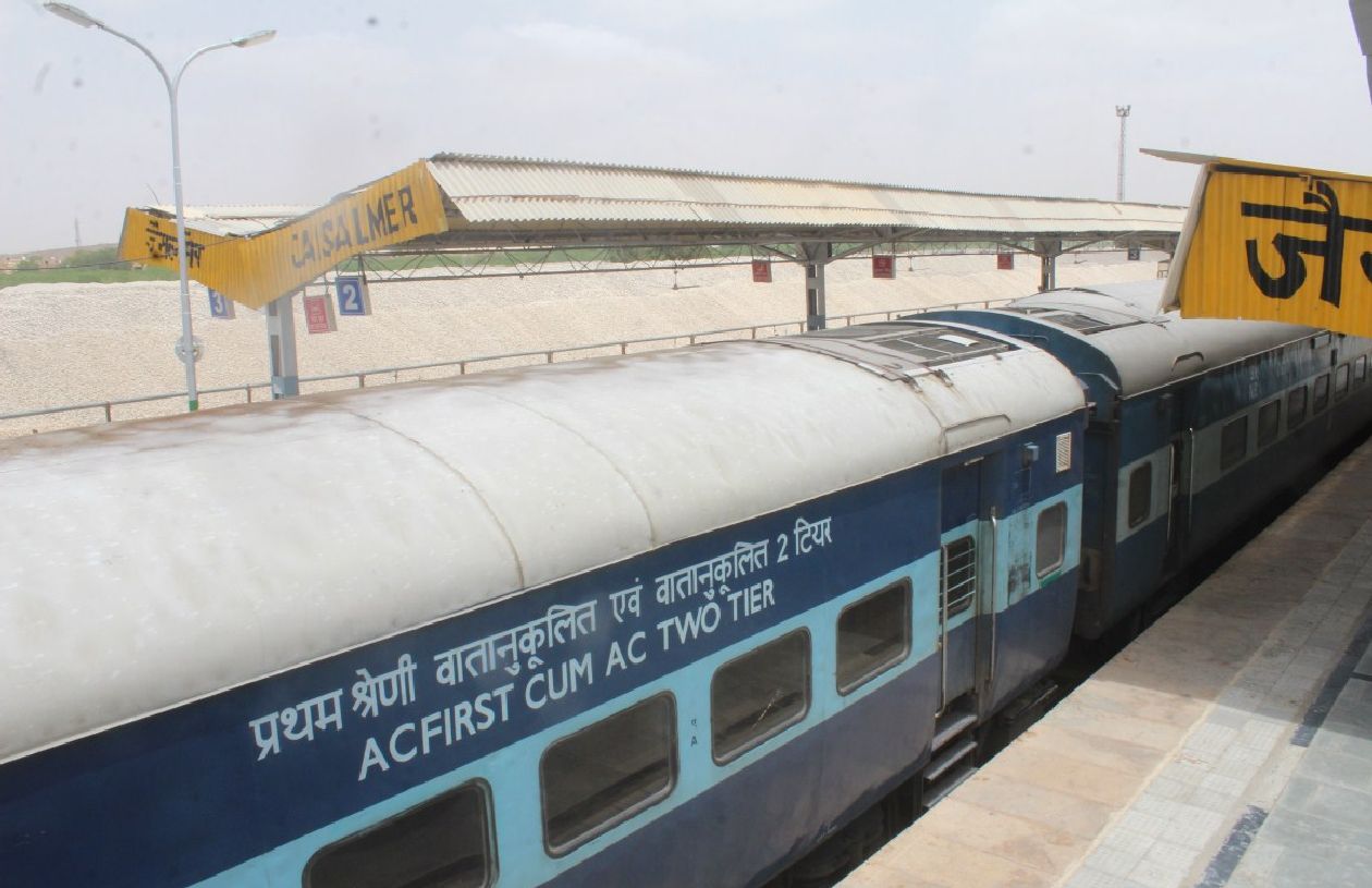 Suspicious people coming jaisalmer by long distance train