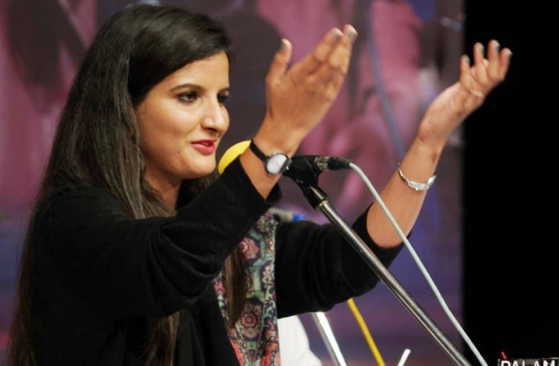 गज़ल गायिका नेहा ने बांधा समां, गुलाबी नगर के गजल प्रेमियों का जीता दिल