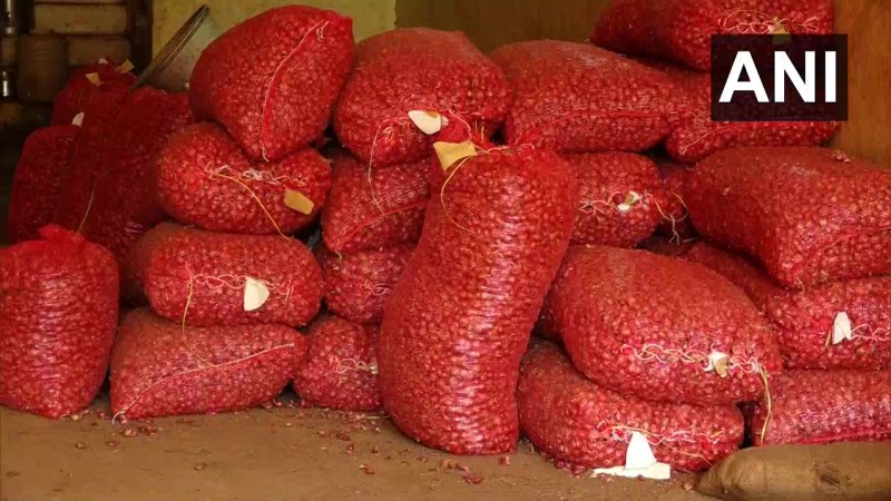 Onions being sold for Rs 120-180 in Madurai, Tamil Nadu