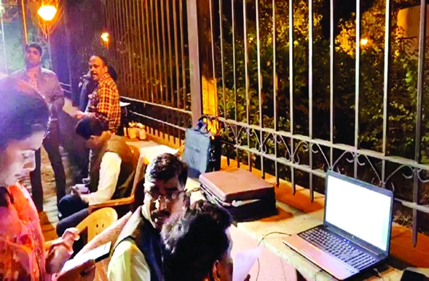 छह हजार की रिश्वत लेते धरा गया क्राइम ब्रांच का प्रधान आरक्षक, सड़क पर बनाया पंचनामा