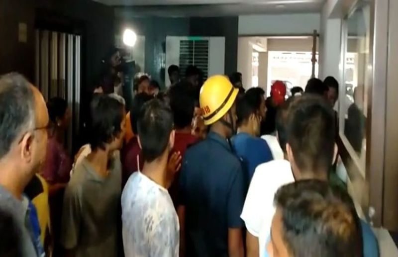 Surat / पांचवी मंजिल से गिरी लिफ्ट, पांच घायल