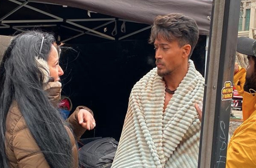 जीरो डिग्री तापमान में नंगे बदन शूट करते दिखे टाइगर श्रॅाफ, बेटे की ऐसी हालत देख मां आयशा हुई भावुक