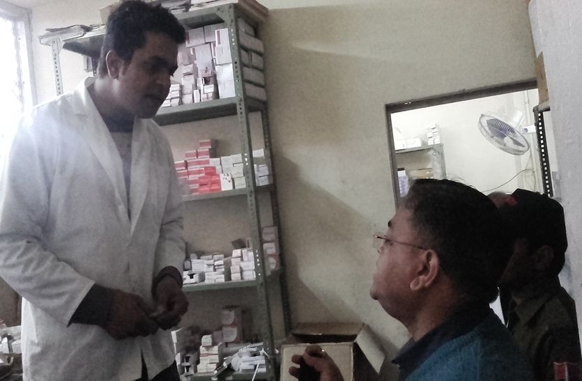 देखिए किस हद की लापहवाही, सरकार की साख पर लगा रहे बट्टा