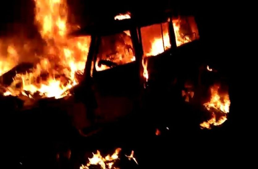 Two People Burnt Alive In Bolero Car In Alwar