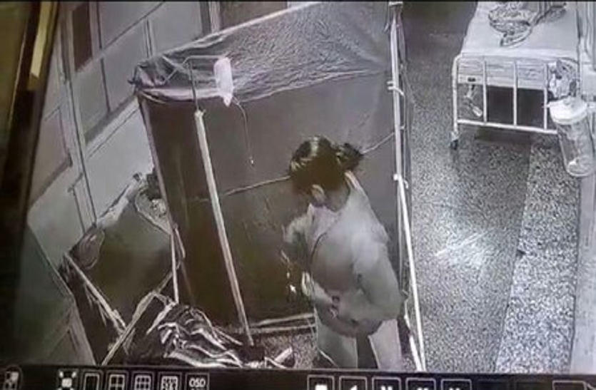 cctv_footage_captured_female_thief_gang_1.png