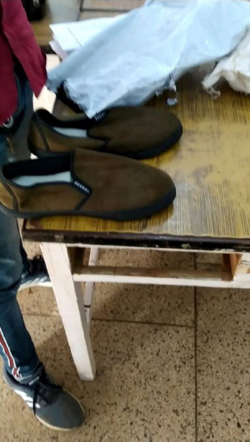 Seeing shoes here, the ground slipped under the feet of a young man