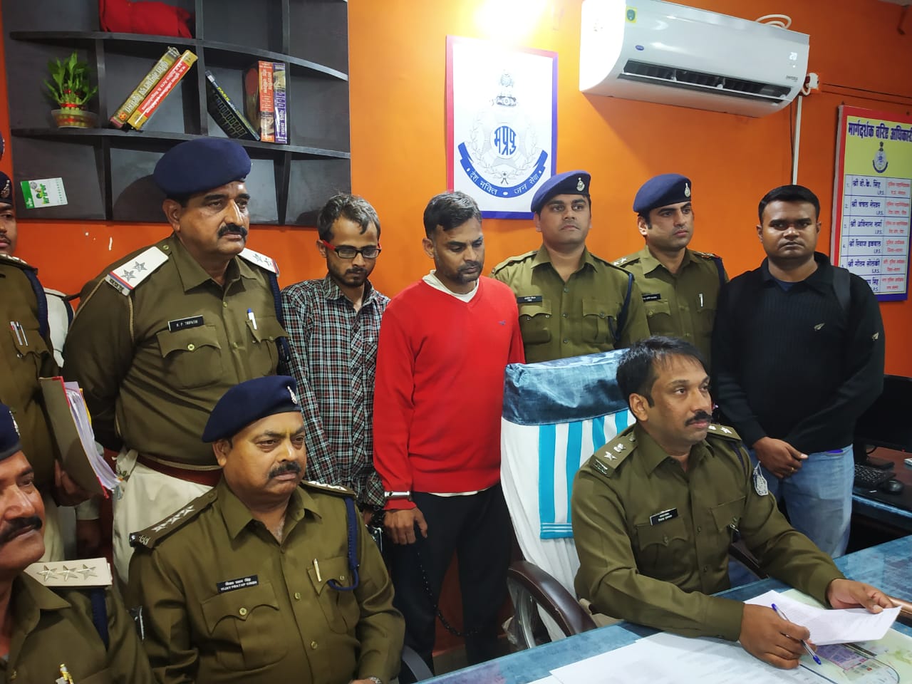 2 accused recovered money from petrol pump operator by making fake ASP