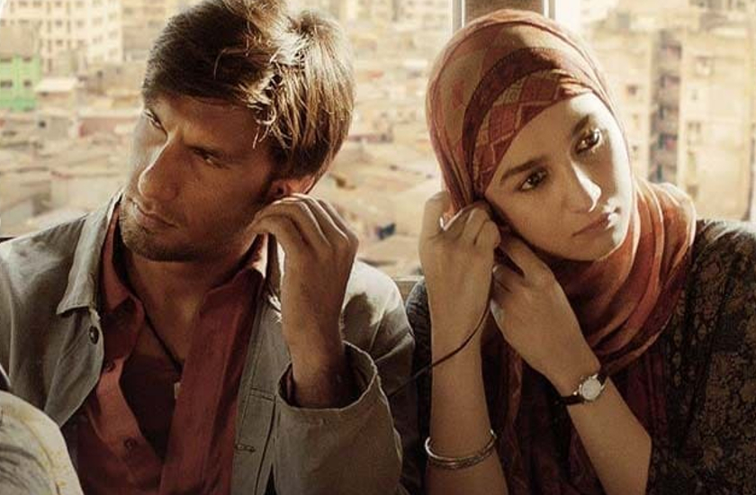 एशिया की सर्वश्रेष्ठ फीचर फिल्म बनी 'गली बॅाय', जोया अख्तर के हाथ लगा एक और बड़ा खिताब