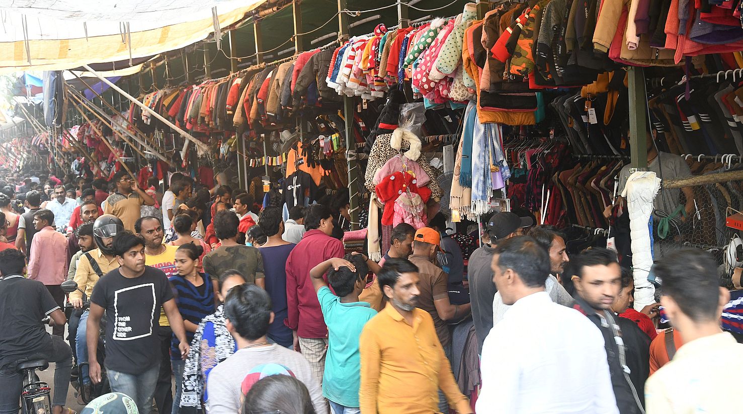 Surat News; सज गया गर्म कपड़ों का बाजार