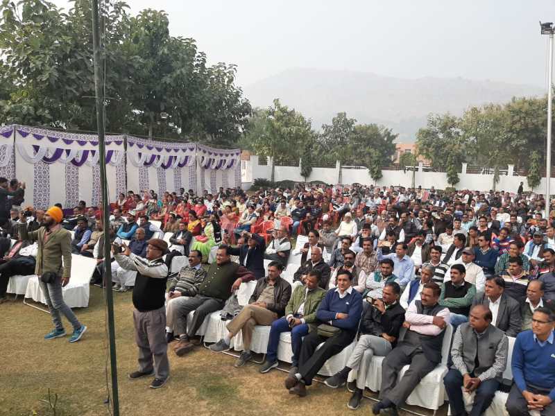 Brainstorm on teachers' problems, send proposals government