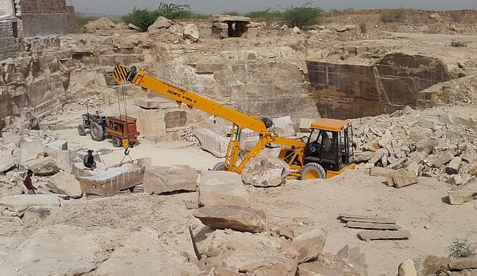 मुआवजे में खर्च हो रहा ‘विकास’ का पैसा