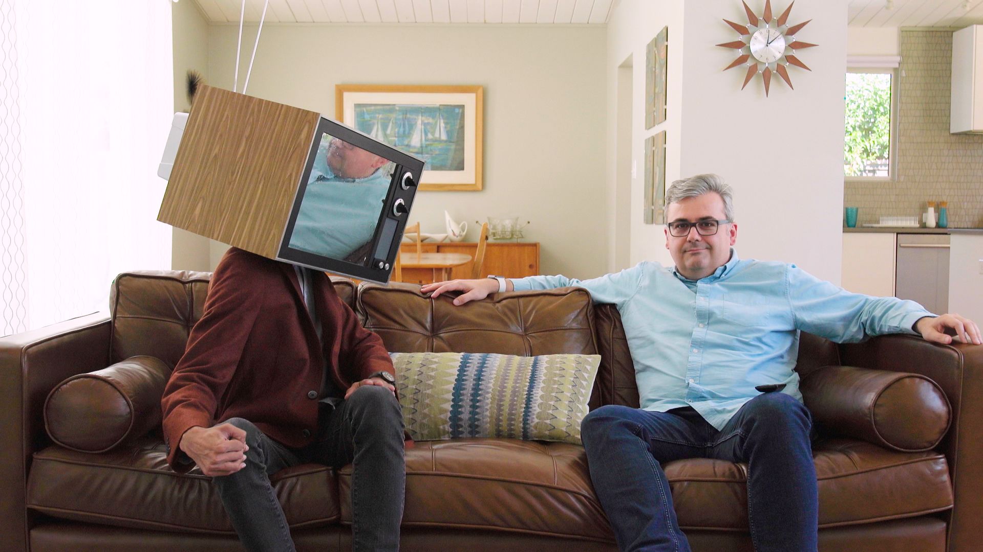 कहीं आपका स्मार्ट 'बुद्धू बक्सा' आपको सच में बुद्धू तो नहीं बना रहा