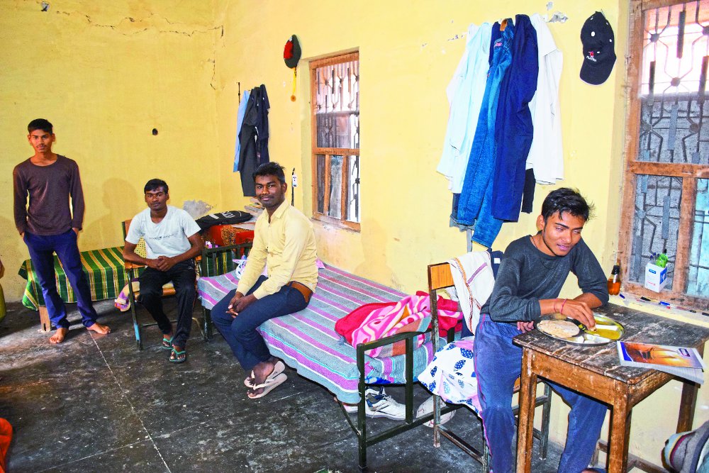 Satna SC-ST hostel: adarsh nagar Hostel students shaking with cold