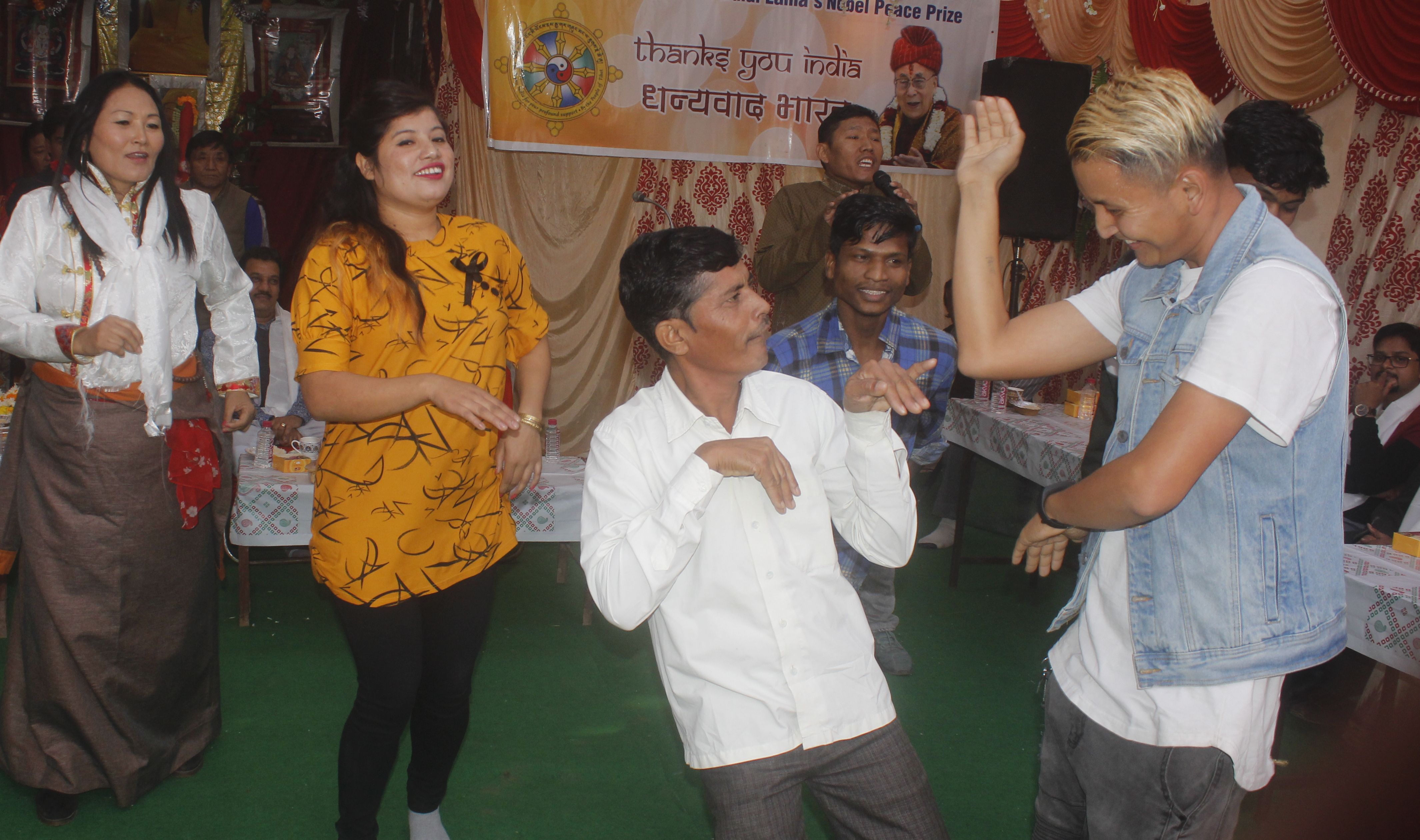आप भी देखना चाहते हैं….तिब्बत महिलाओं का डांस तो, देखिए वीडियो