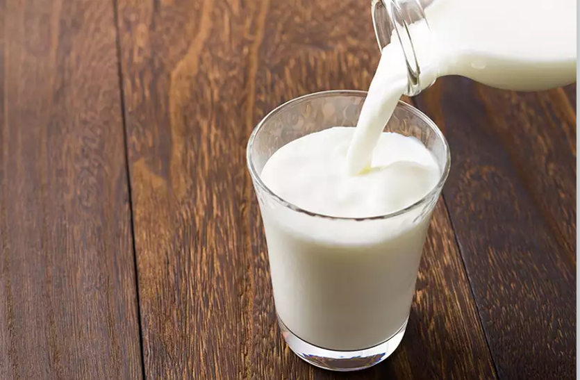 इन तरीकों से घर पर ही करें दूध की शुद्धता की जांच, जानें ये खास टिप्स