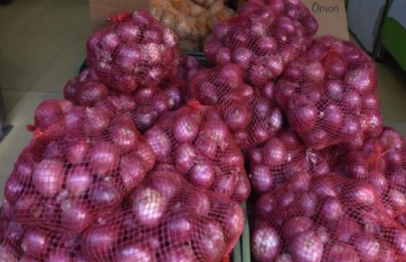 आंध्र प्रदेश : प्याज खरीदने के दौरान एक शख्स की हार्ट अटैक से मौत, TDP ने उठाया मुद्दा