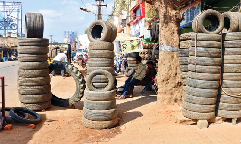 अतिक्रमणकारियों का स्वर्ग बना पीबी रोड